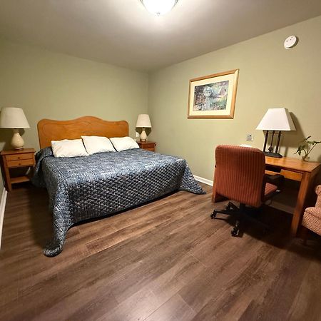 Heidi'S Inn Brewster 외부 사진