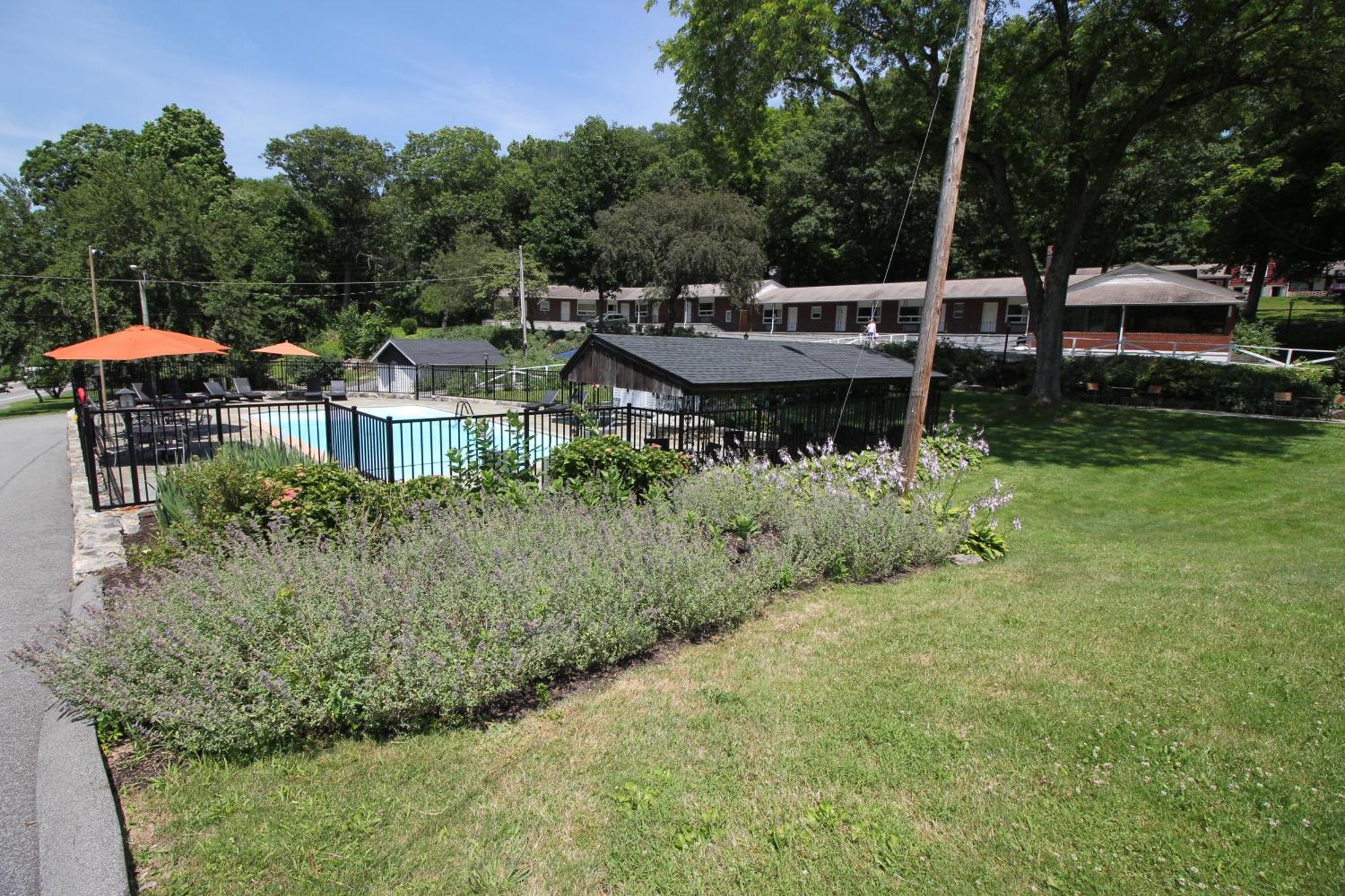 Heidi'S Inn Brewster 외부 사진