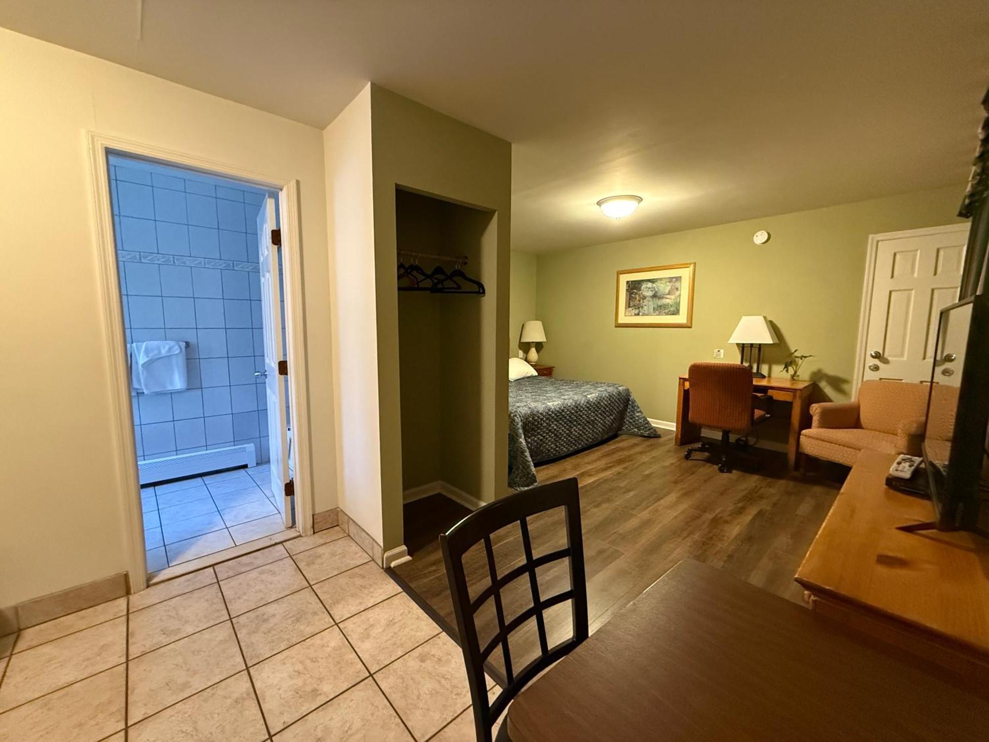 Heidi'S Inn Brewster 외부 사진