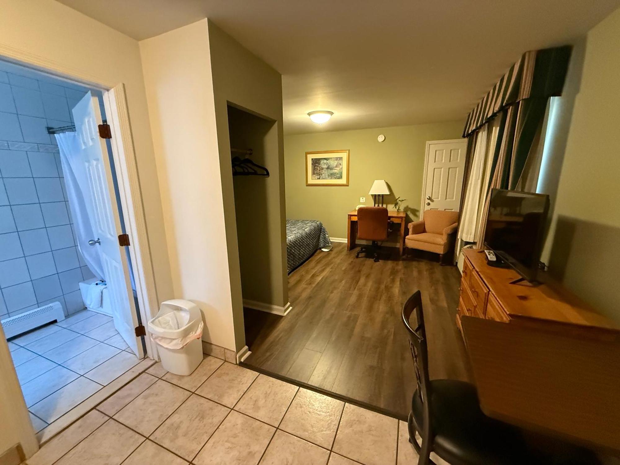 Heidi'S Inn Brewster 외부 사진