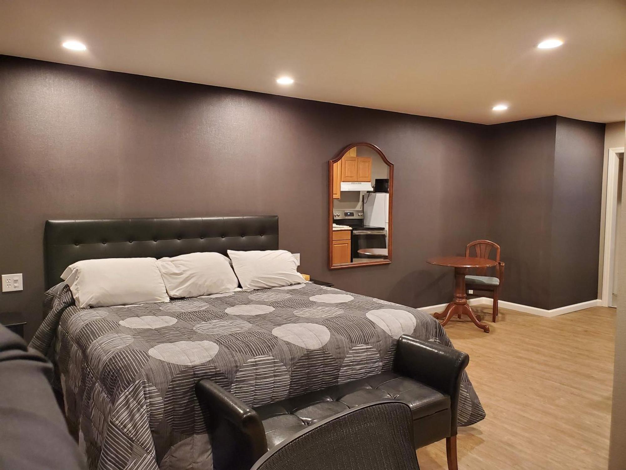 Heidi'S Inn Brewster 외부 사진
