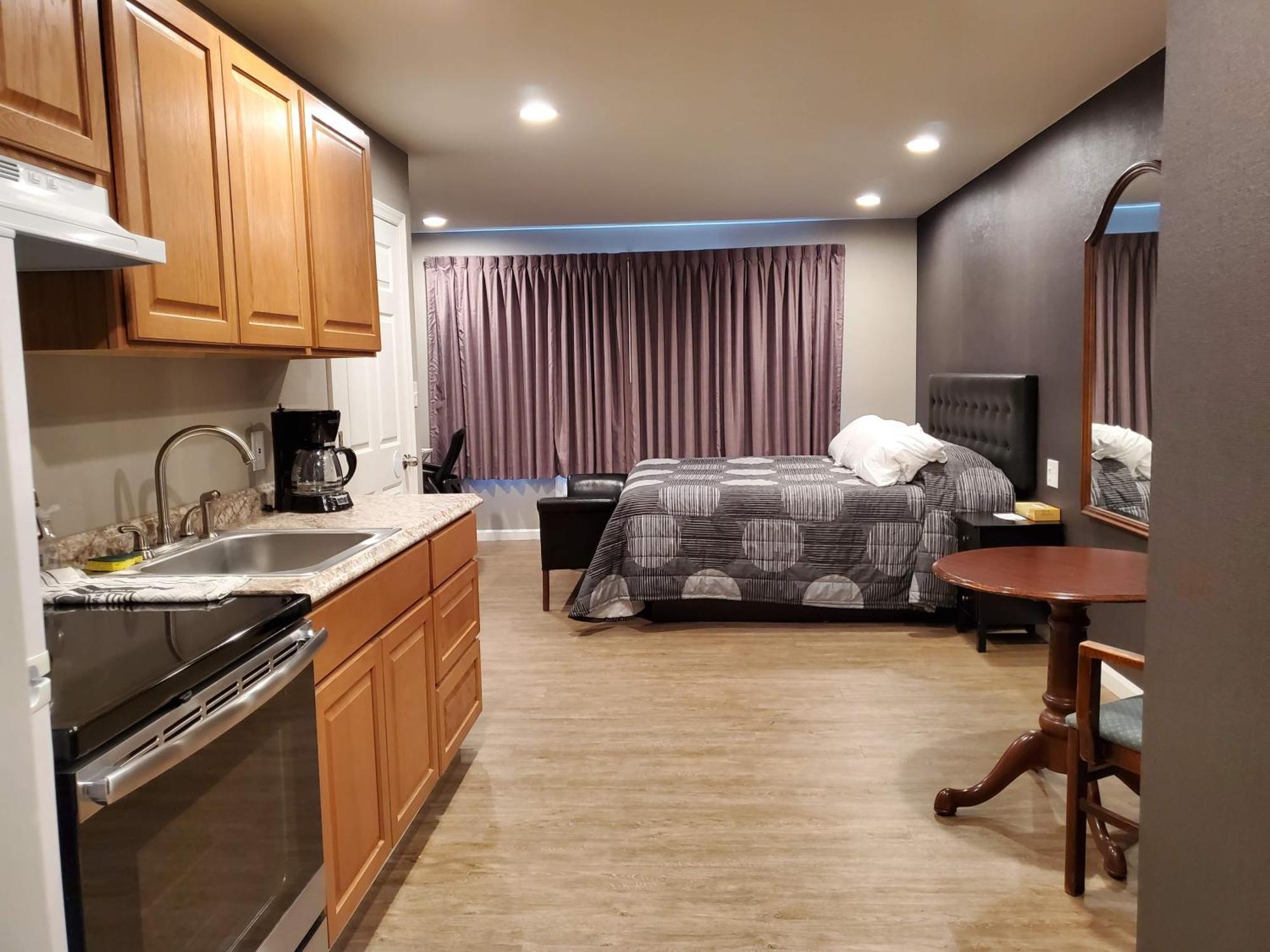 Heidi'S Inn Brewster 외부 사진