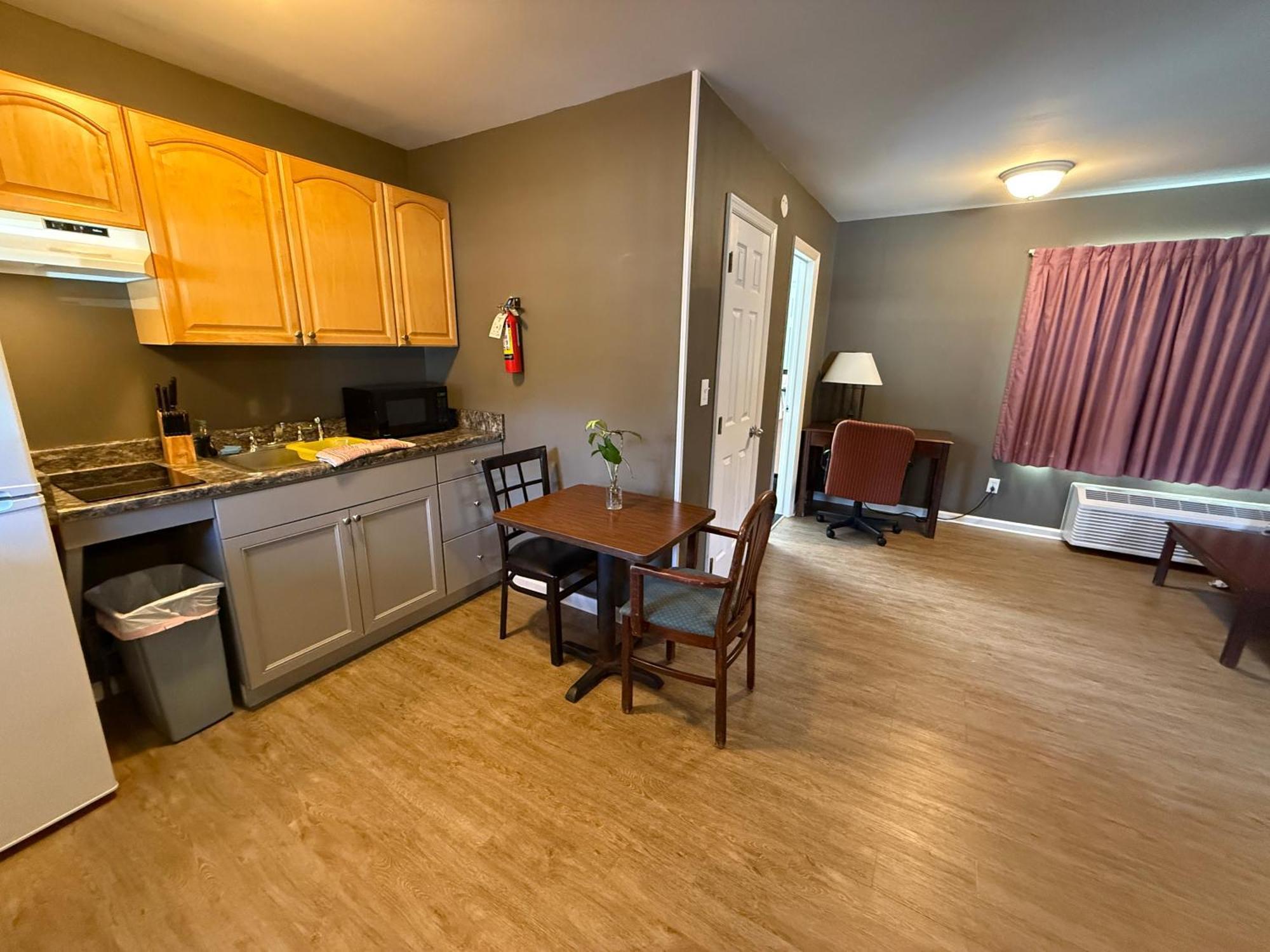 Heidi'S Inn Brewster 외부 사진