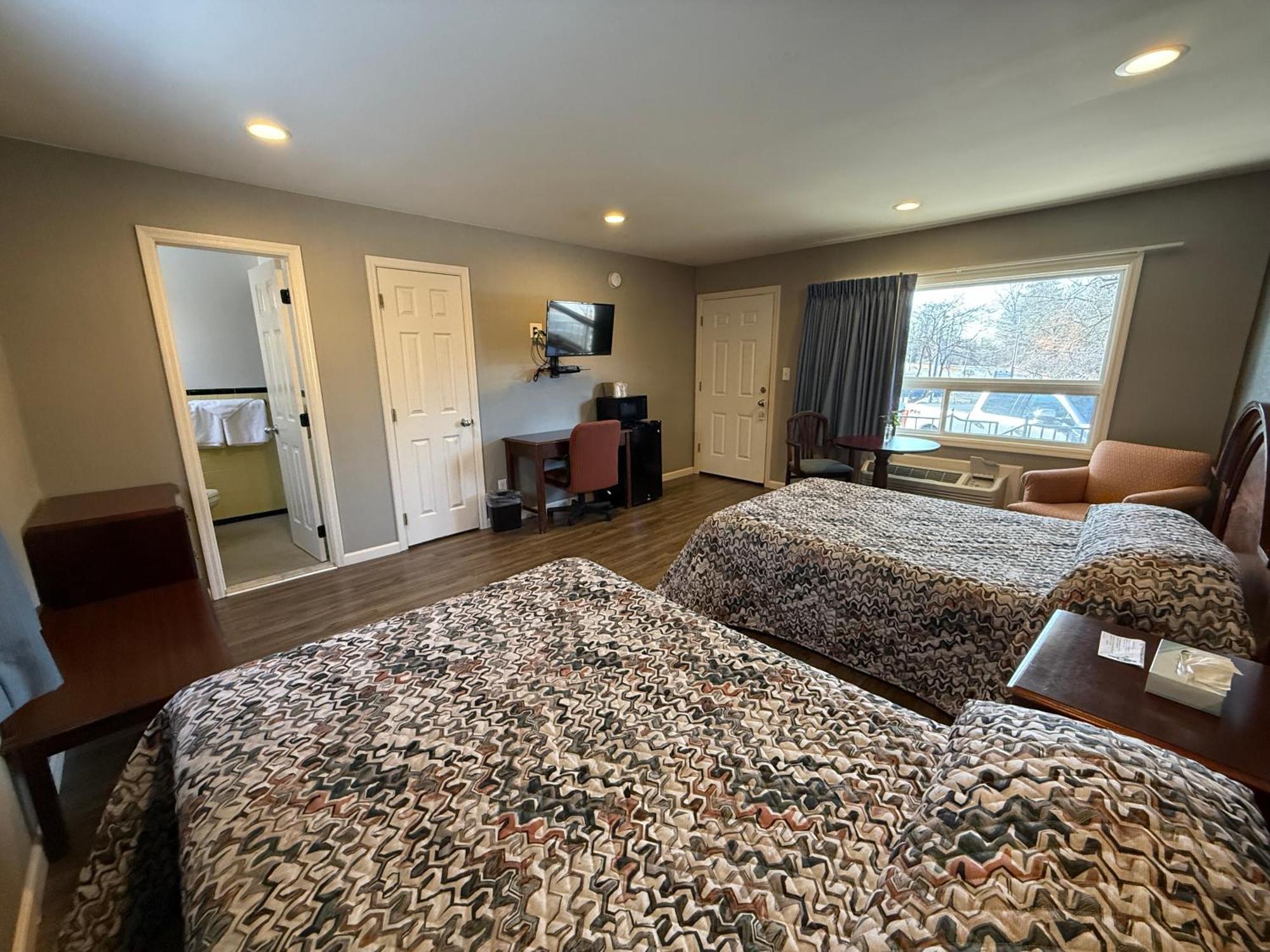 Heidi'S Inn Brewster 외부 사진