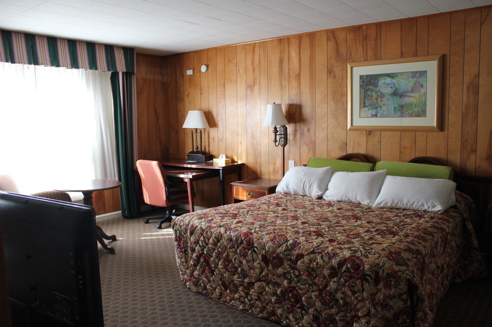 Heidi'S Inn Brewster 외부 사진
